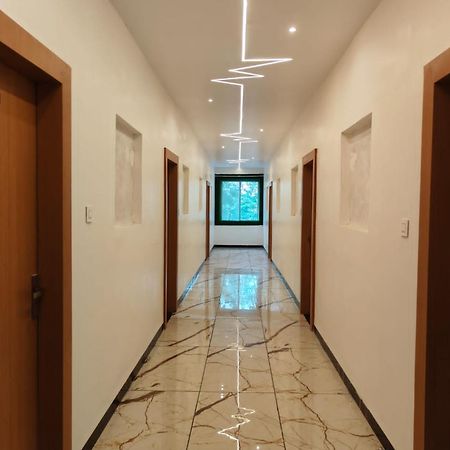 Rk Hotel & Restaurant Dewas Bagian luar foto